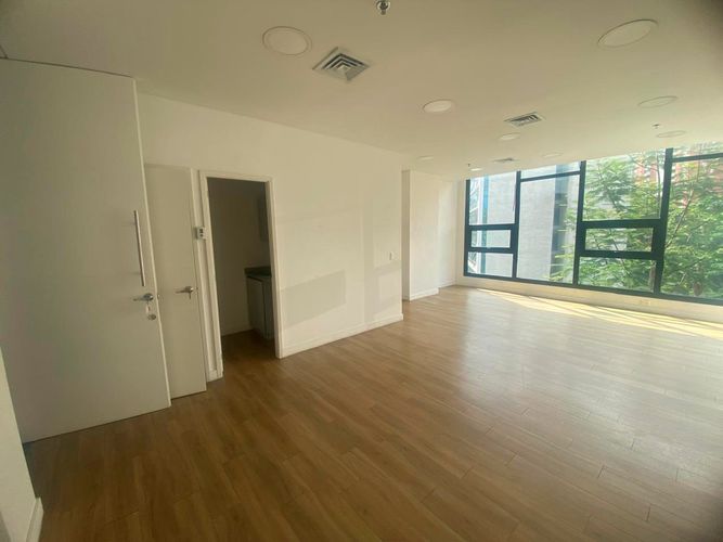 Oficina en arriendo en El Poblado, Medellín, 43 m² · foto 2 de 11