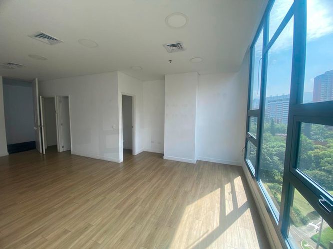Oficina en arriendo en El Poblado, Medellín, 43 m² · foto 8 de 11