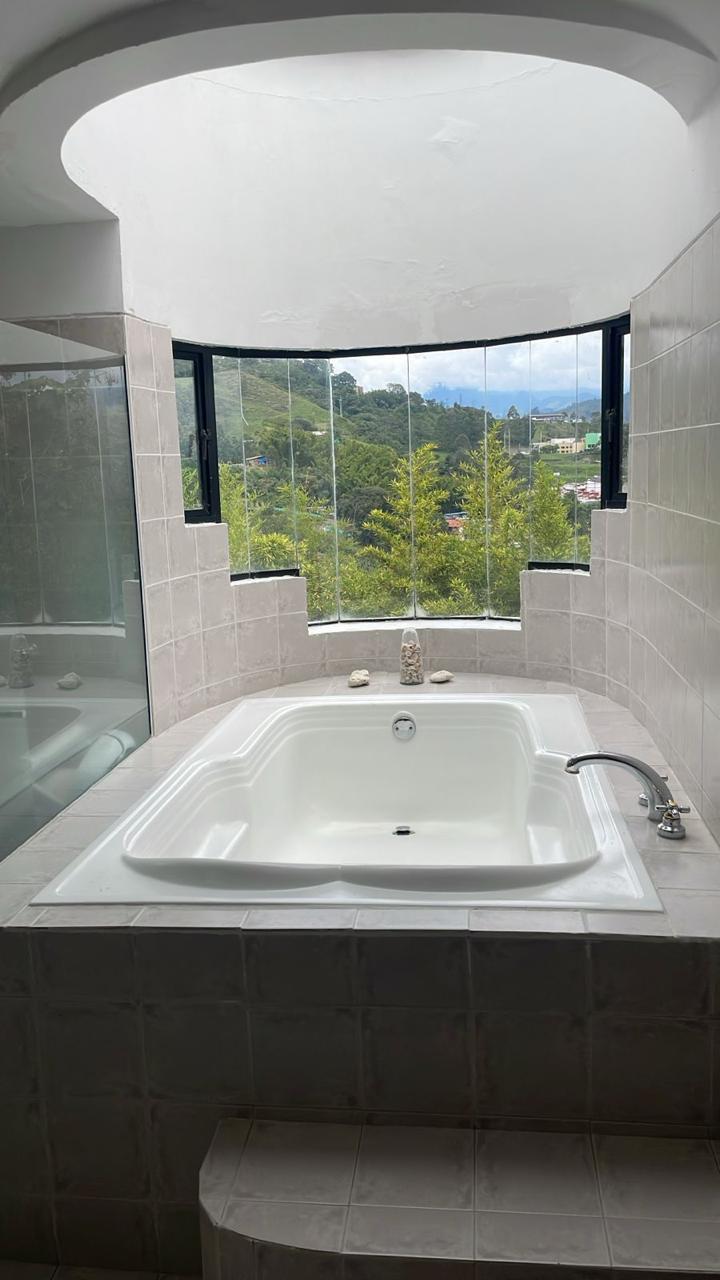 Casa en venta en El Arenillo Parte, Manizales · foto 3 de 9