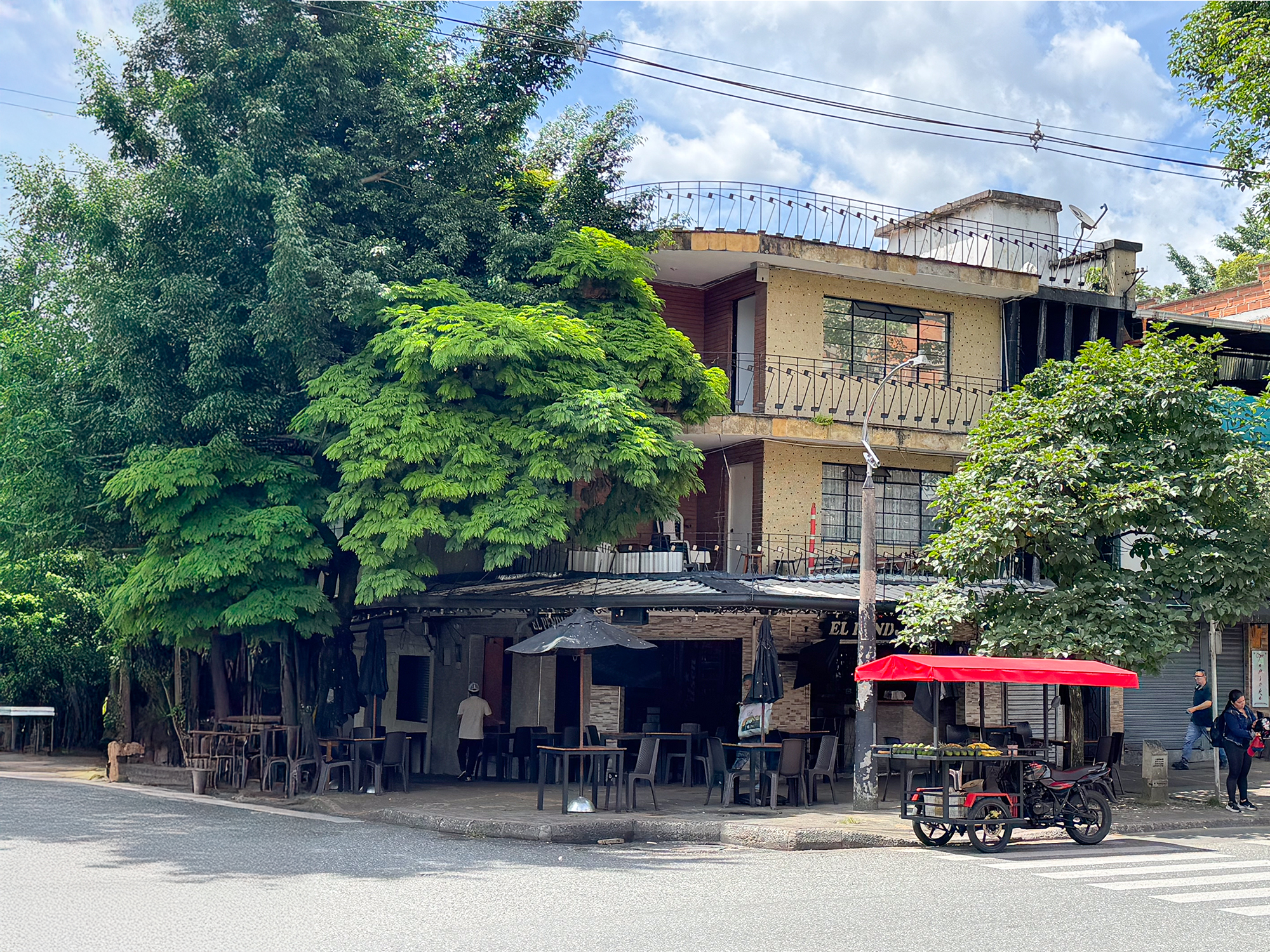 Building in Laureles (393 m²) for Sale