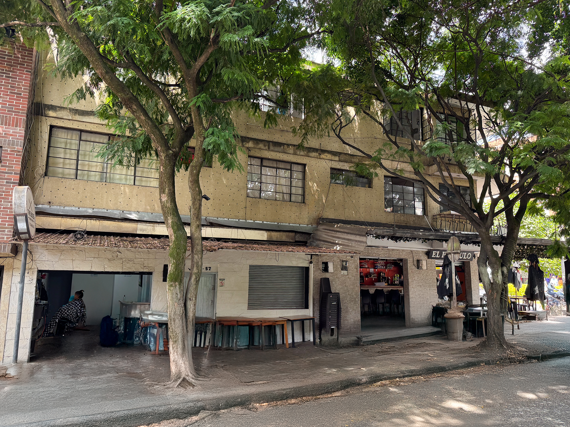 Building in Laureles (393 m²) for Sale - 3