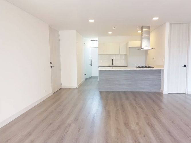 Apartamento de 2 alcobas en arriendo en El Poblado, Medellín, 109 m² · foto 3 de 19
