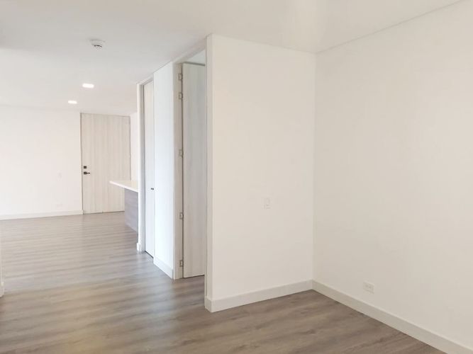 Apartamento de 2 alcobas en arriendo en El Poblado, Medellín, 109 m² · foto 5 de 19