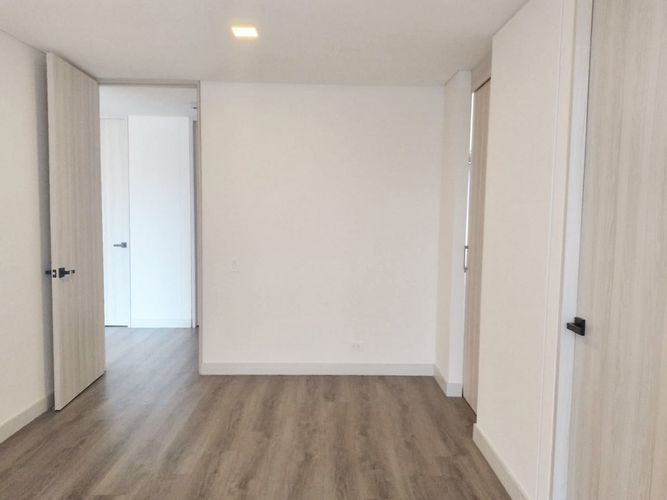 Apartamento de 2 alcobas en arriendo en El Poblado, Medellín, 109 m² · foto 11 de 19