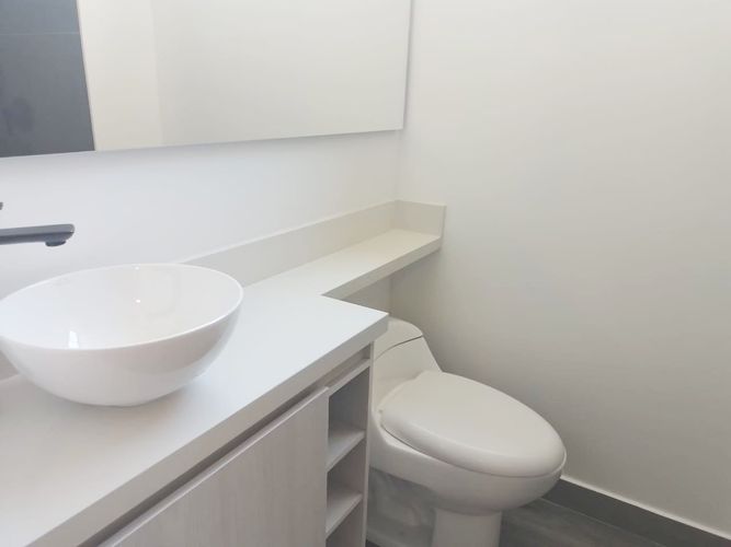 Apartamento de 2 alcobas en arriendo en El Poblado, Medellín, 109 m² · foto 16 de 19