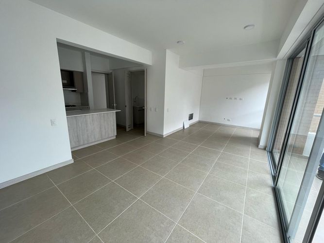 Apartamento de 3 alcobas en venta en El Poblado, Medellín, 87 m² · foto 4 de 14