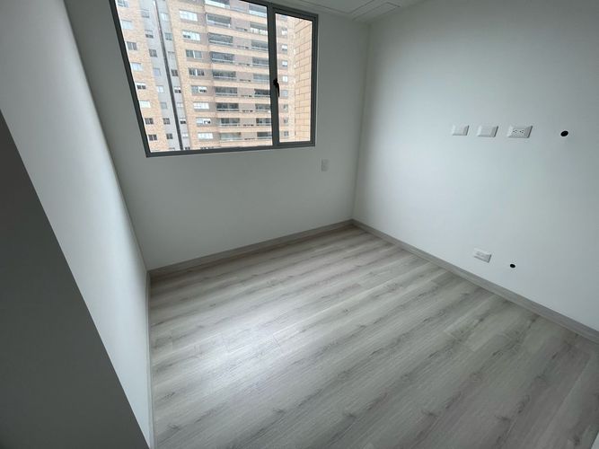Apartamento de 3 alcobas en venta en El Poblado, Medellín, 87 m² · foto 7 de 14