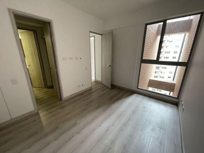 Apartamento de 3 alcobas en venta en El Poblado, Medellín, 87 m² · foto 11 de 14
