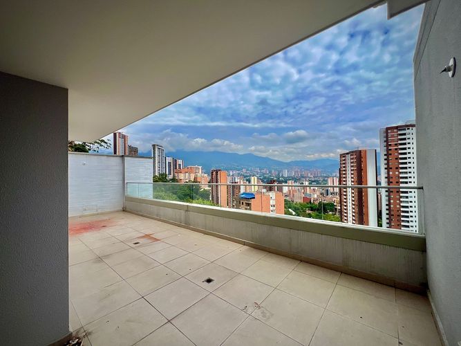 Apartamento de 2 alcobas en venta en Los Alcazares, Sabaneta, 74 m² · foto 7 de 23