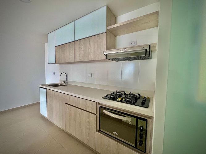 Apartamento de 2 alcobas en venta en Los Alcazares, Sabaneta, 74 m² · foto 9 de 23