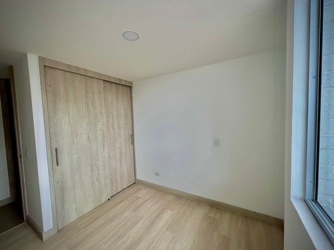 Apartamento de 2 alcobas en venta en Los Alcazares, Sabaneta, 74 m² · foto 11 de 23
