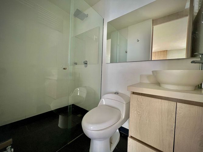 Apartamento de 2 alcobas en venta en Los Alcazares, Sabaneta, 74 m² · foto 13 de 23