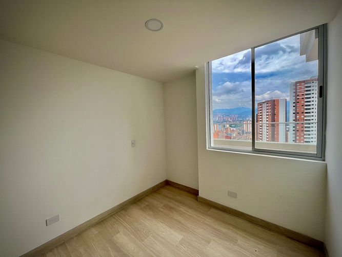 Apartamento de 2 alcobas en venta en Los Alcazares, Sabaneta, 74 m² · foto 16 de 23