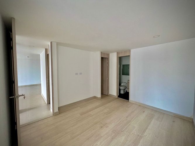Apartamento de 2 alcobas en venta en Los Alcazares, Sabaneta, 74 m² · foto 19 de 23
