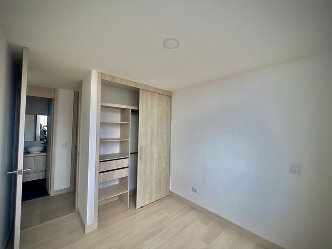 Apartamento de 2 alcobas en venta en La Doctora, Sabaneta, 79 m² · foto 10 de 19
