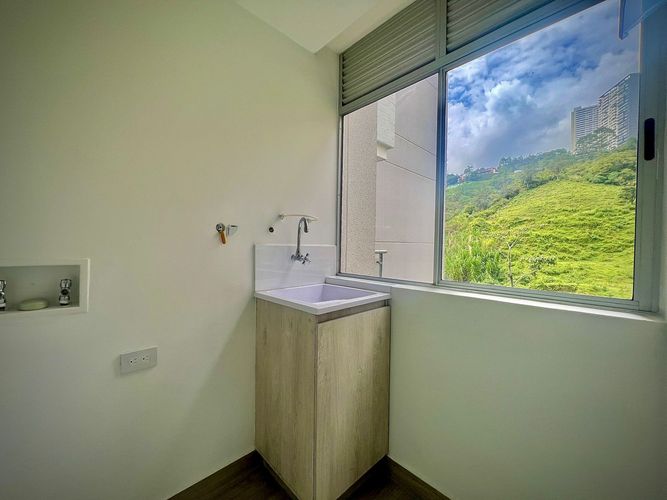 Apartamento de 2 alcobas en venta en La Doctora, Sabaneta, 79 m² · foto 17 de 19