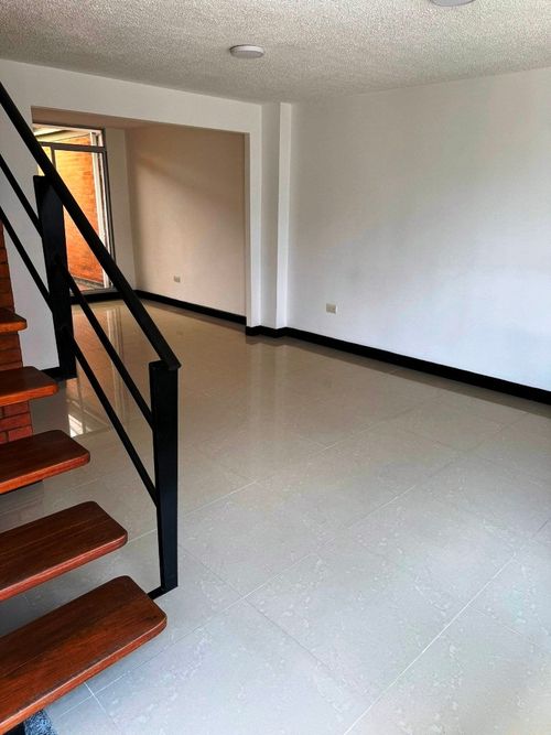 Casa de 3 alcobas en venta en Belmonte Alto, Pereira, 129 m² · foto 2 de 21