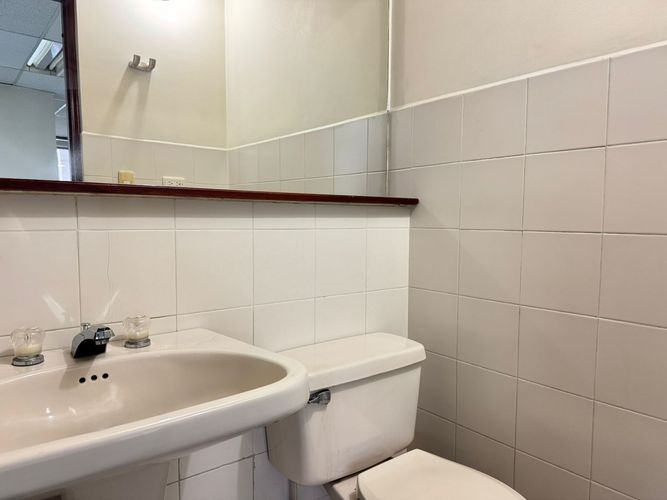 Oficina en arriendo en Patio Bonito, Medellín, 90 m² · foto 11 de 12