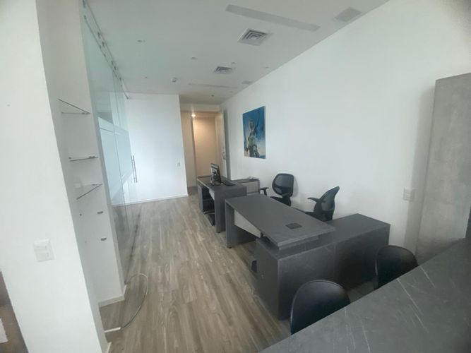 Oficina en arriendo en El Poblado, Medellín, 46 m² · foto 3 de 20