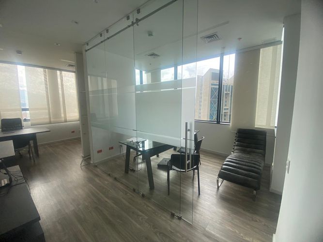 Oficina en arriendo en El Poblado, Medellín, 46 m² · foto 6 de 20