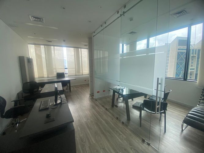 Oficina en arriendo en El Poblado, Medellín, 46 m² · foto 7 de 20