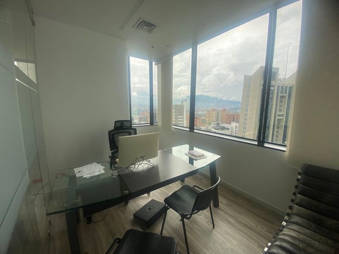 Oficina en arriendo en El Poblado, Medellín, 46 m² · foto 12 de 20