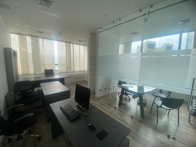 Oficina en arriendo en El Poblado, Medellín, 46 m² · foto 19 de 20
