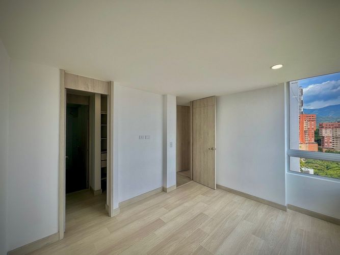 Apartamento de 2 alcobas en venta en La Doctora, Sabaneta, 78 m² · foto 2 de 18