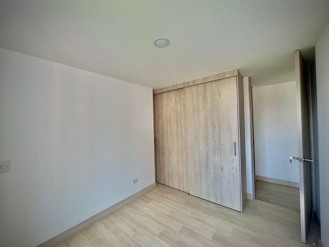 Apartamento de 2 alcobas en venta en La Doctora, Sabaneta, 78 m² · foto 3 de 18