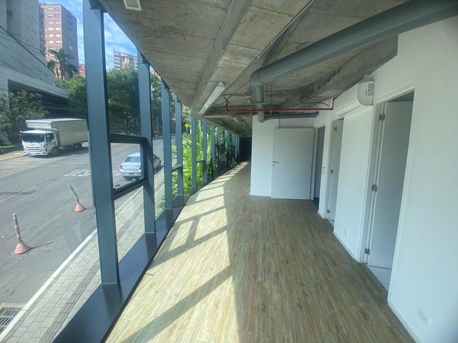 Local en arriendo en El Poblado, Medellín, 71 m² · foto 5 de 11