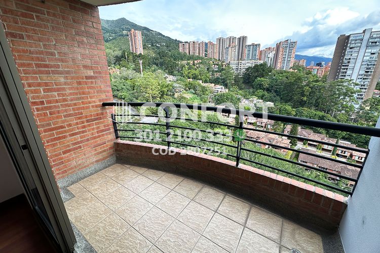 Apartamento de 3 alcobas en arriendo en Altos Del Poblado, Medellín, 103 m² · foto 5 de 24