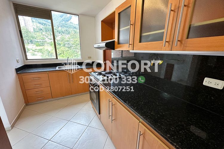 Apartamento de 3 alcobas en arriendo en Altos Del Poblado, Medellín, 103 m² · foto 10 de 24