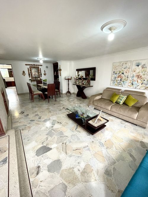 Apartamento de 3 alcobas en venta en Versalles, Cali, 142 m² · foto 4 de 19