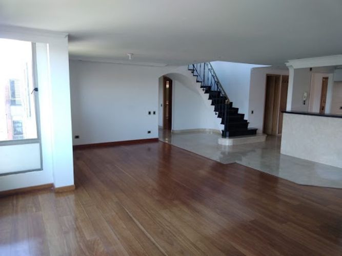 Apartamento de 4 alcobas en venta en El Batán, Bogotá, 295 m² · foto 2 de 24