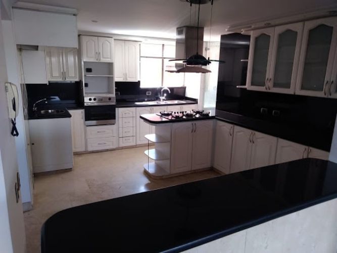 Apartamento de 4 alcobas en venta en El Batán, Bogotá, 295 m² · foto 13 de 24