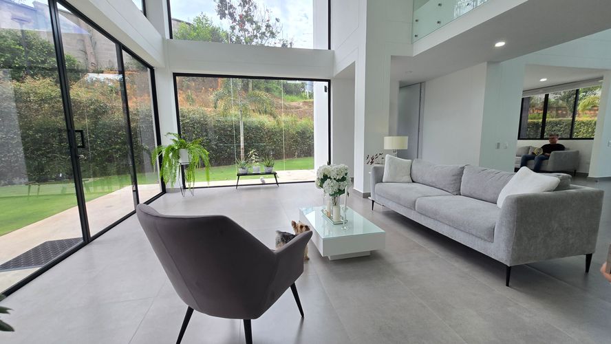 Casa de 3 alcobas en venta en Ruitoque, Girón, 381 m² · foto 3 de 22