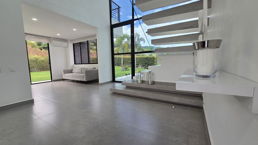 Casa de 3 alcobas en venta en Ruitoque, Girón, 381 m² · foto 16 de 22