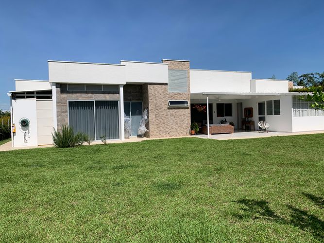 Casa de 4 alcobas en venta en Vía El Caimo, Armenia, 234 m² · foto 2 de 24