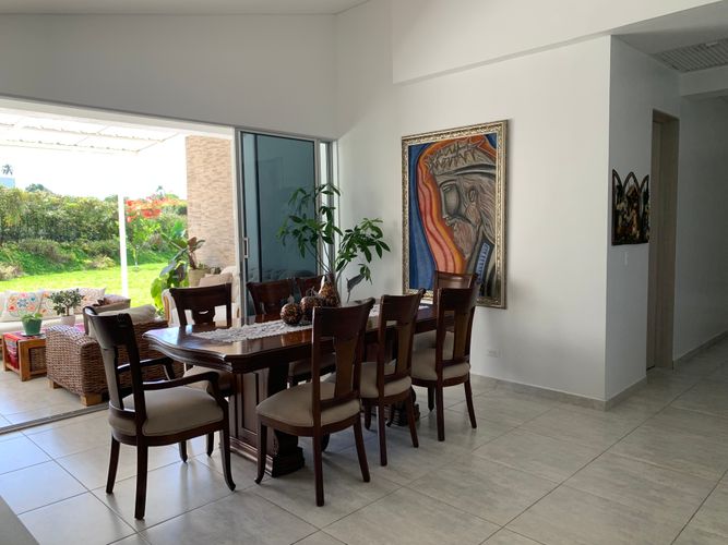 Casa de 4 alcobas en venta en Vía El Caimo, Armenia, 234 m² · foto 12 de 24