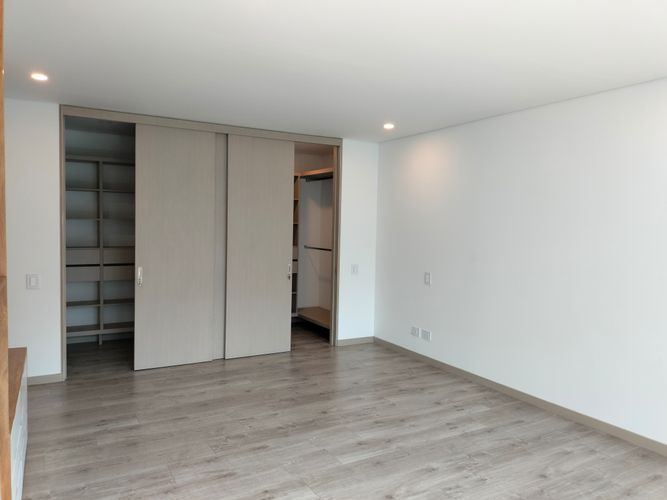 Apartamento de 2 alcobas en venta en El Poblado, Medellín, 125 m² · foto 1 de 19