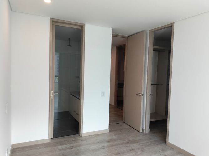 Apartamento de 2 alcobas en venta en El Poblado, Medellín, 125 m² · foto 2 de 19