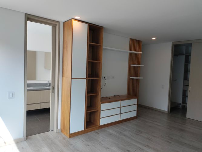 Apartamento de 2 alcobas en venta en El Poblado, Medellín, 125 m² · foto 10 de 19