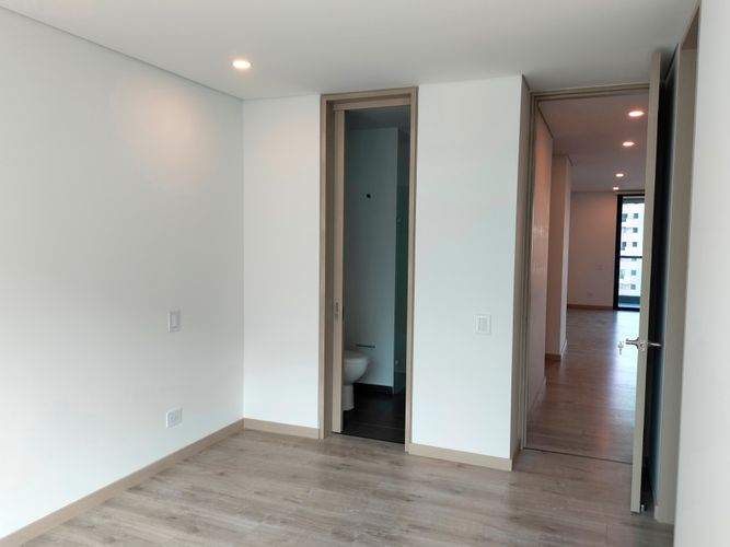 Apartamento de 2 alcobas en venta en El Poblado, Medellín, 125 m² · foto 15 de 19