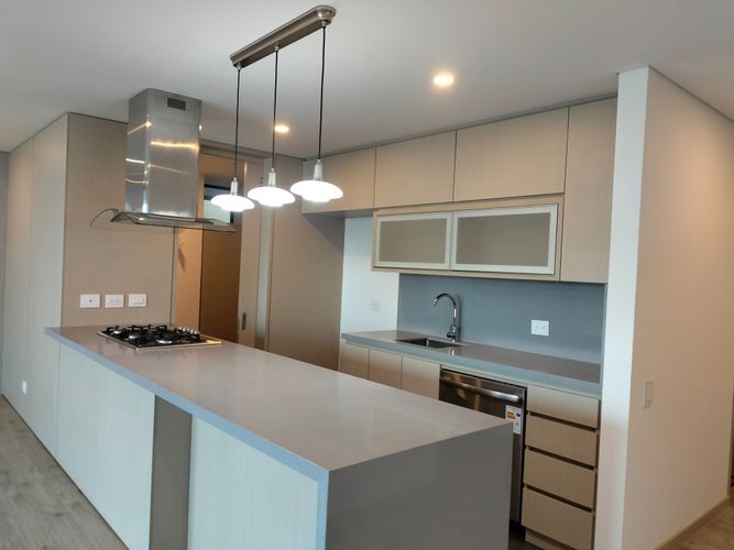 Apartamento de 2 alcobas en arriendo en El Poblado, Medellín, 125 m² · foto 6 de 19