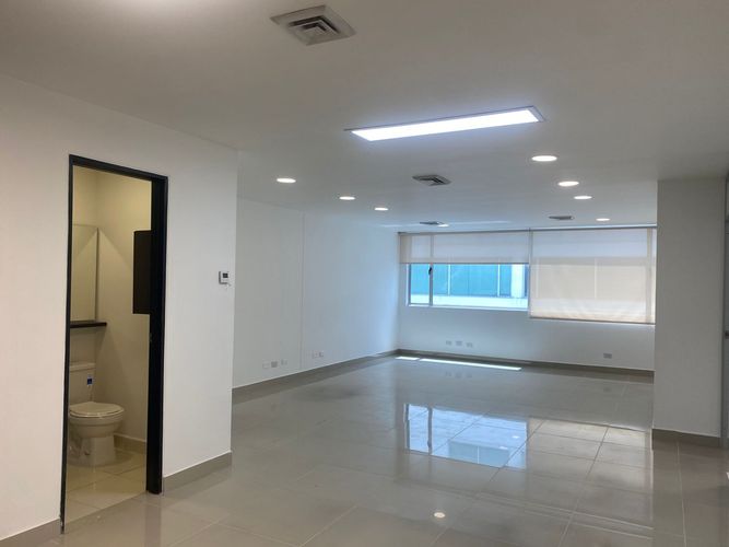 Oficina en arriendo en Cristo Rey, Medellín, 40 m² · foto 2 de 7