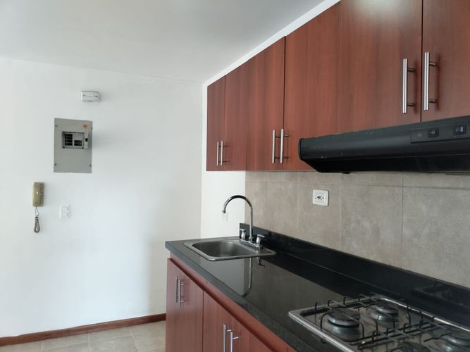 Apartamento de 3 alcobas en arriendo en El Poblado, Medellín, 89 m² · foto 4 de 19