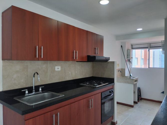 Apartamento de 3 alcobas en arriendo en El Poblado, Medellín, 89 m² · foto 5 de 19