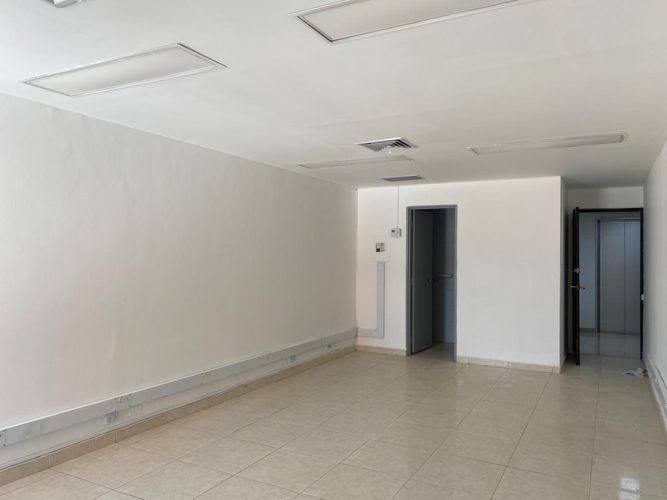 Oficina en arriendo en El Poblado, Medellín, 33 m² · foto 2 de 6