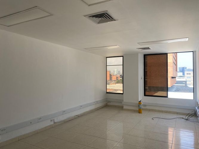 Oficina en arriendo en El Poblado, Medellín, 33 m² · foto 6 de 6