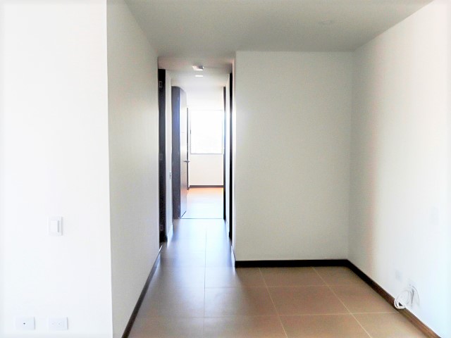 Apartamento en arriendo en El Poblado, Medellín · foto 2 de 10